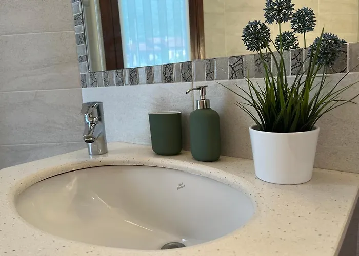 Miss Scola Pastry - Lake Como Bed & Breakfast 3*