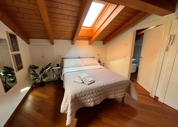 Miss Scola Pastry - Lake Como